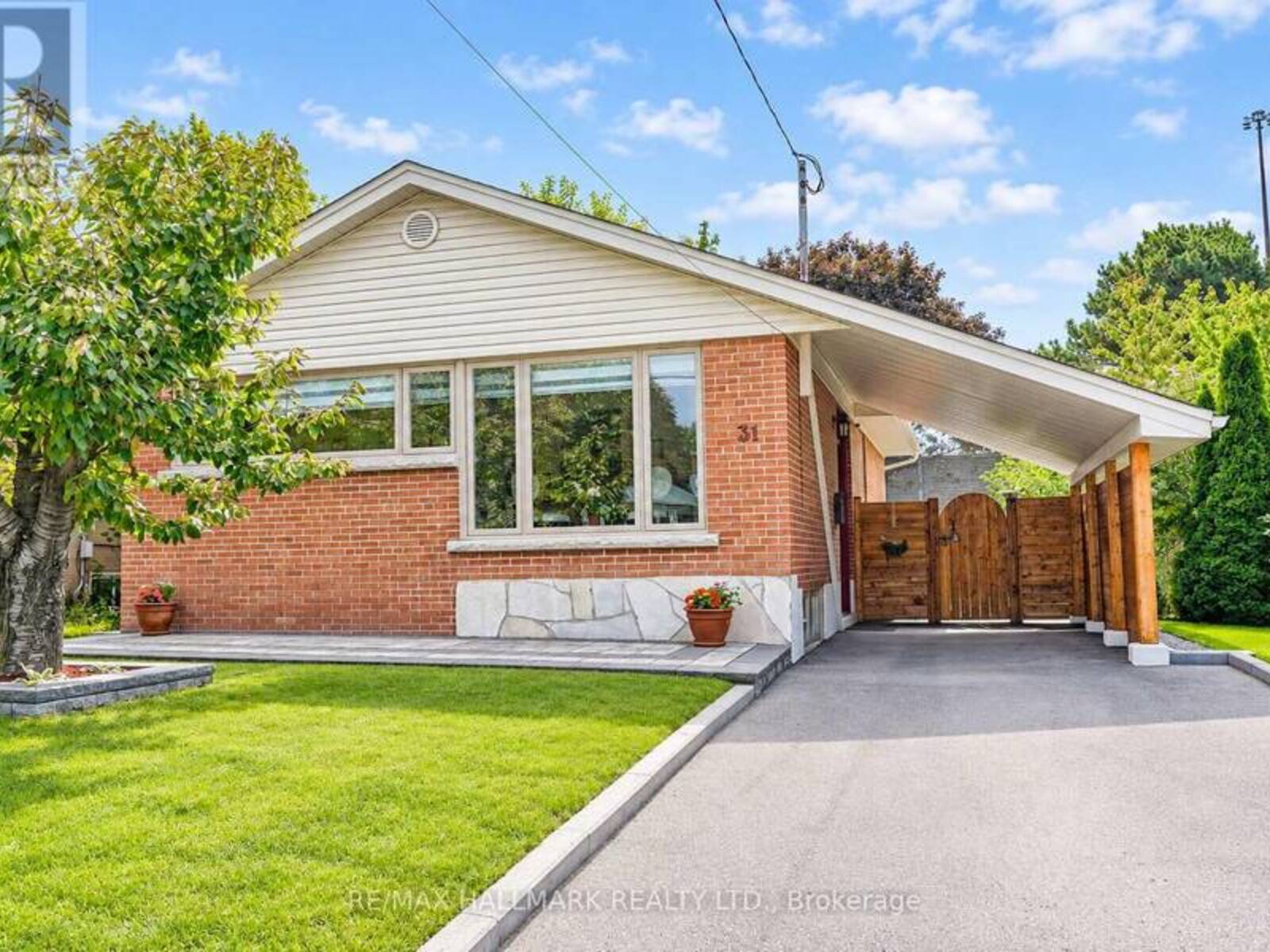 31 WISHING WELL DRIVE, Toronto, Ontario M1T 1H9