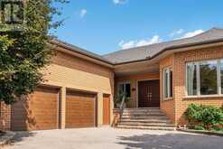 83 BURNDEAN COURT | Richmond Hill Ontario | Slide Image Five