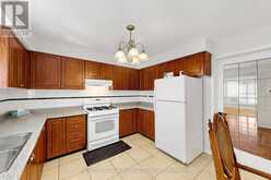 60 CARRINGTON DRIVE | Richmond Hill Ontario | Slide Image Thirteen