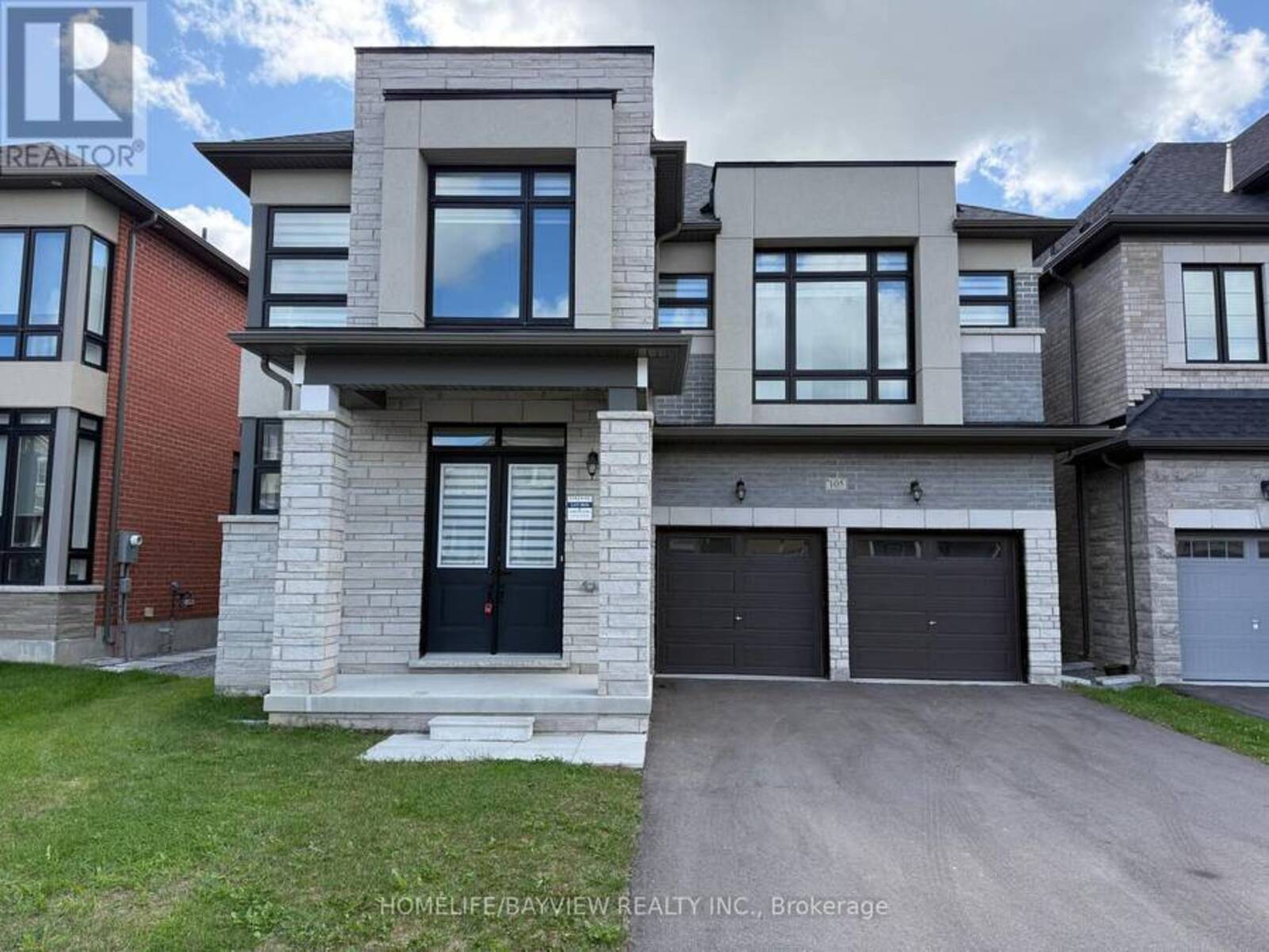 105 HALLDORSON AVENUE, Aurora, Ontario L4G 7B6