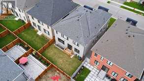 105 HALLDORSON AVENUE | Aurora Ontario | Slide Image Two