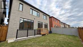 105 HALLDORSON AVENUE | Aurora Ontario | Slide Image Thirty