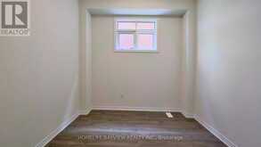 105 HALLDORSON AVENUE | Aurora Ontario | Slide Image Thirteen