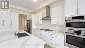 105 HALLDORSON AVENUE | Aurora Ontario | Slide Image Six