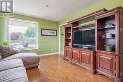 82 BAYVIEW DRIVE | Barrie Ontario | Slide Image Thirteen