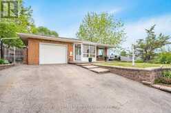 82 BAYVIEW DRIVE | Barrie Ontario | Slide Image Two