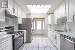 82 BAYVIEW DRIVE | Barrie Ontario | Slide Image Nine