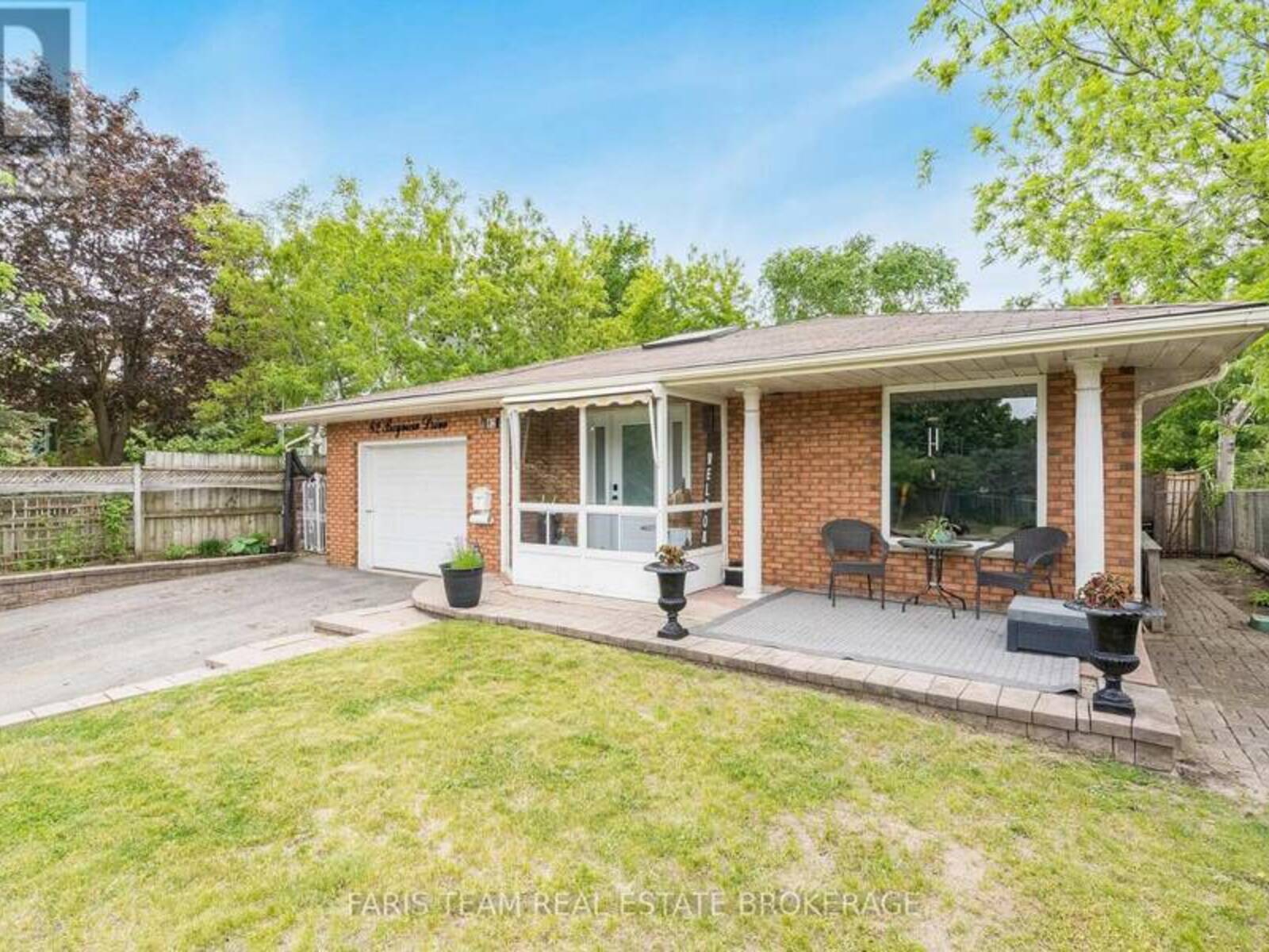 82 BAYVIEW DRIVE, Barrie, Ontario L4N 3P1