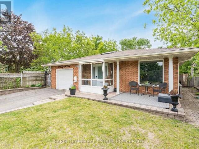 82 BAYVIEW DRIVE Barrie Ontario, L4N 3P1 - 4 Bedrooms Home For Sale