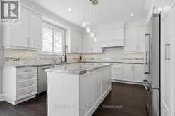 2177 VINELAND CRESCENT | Oakville Ontario | Slide Image Twelve