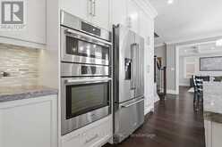 2177 VINELAND CRESCENT | Oakville Ontario | Slide Image Thirteen