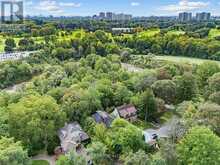 7 HUMBERVIEW CRESCENT | Toronto Ontario | Slide Image Four