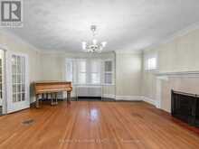 7 HUMBERVIEW CRESCENT | Toronto Ontario | Slide Image Eight