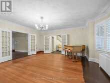 7 HUMBERVIEW CRESCENT | Toronto Ontario | Slide Image Nine