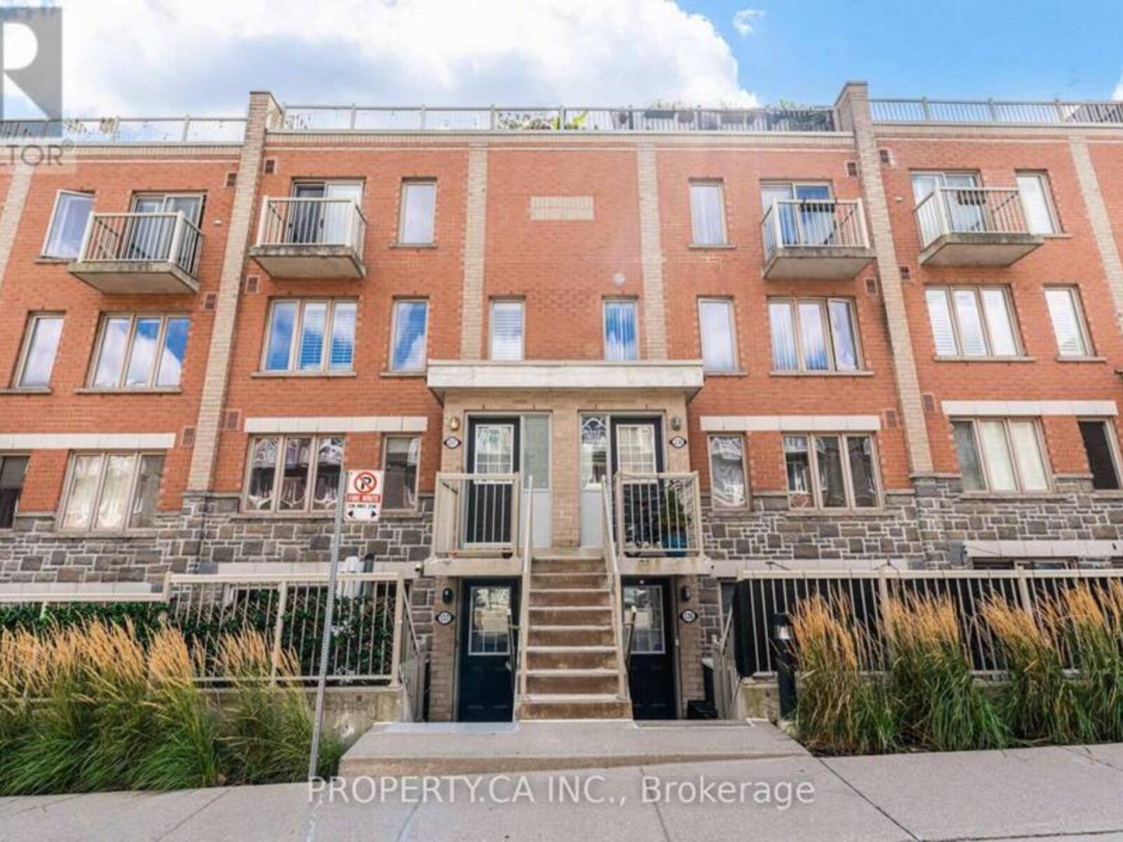 237 - 25 TURNTABLE CRESCENT, Toronto, Ontario M6H 4K8