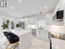 161 AUSTIN PAUL DRIVE N | Newmarket Ontario | Slide Image Thirteen