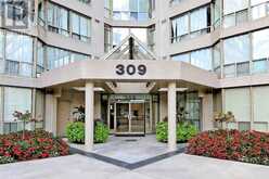 420 - 309 MAJOR MACKENZIE DRIVE E | Richmond Hill Ontario | Slide Image One
