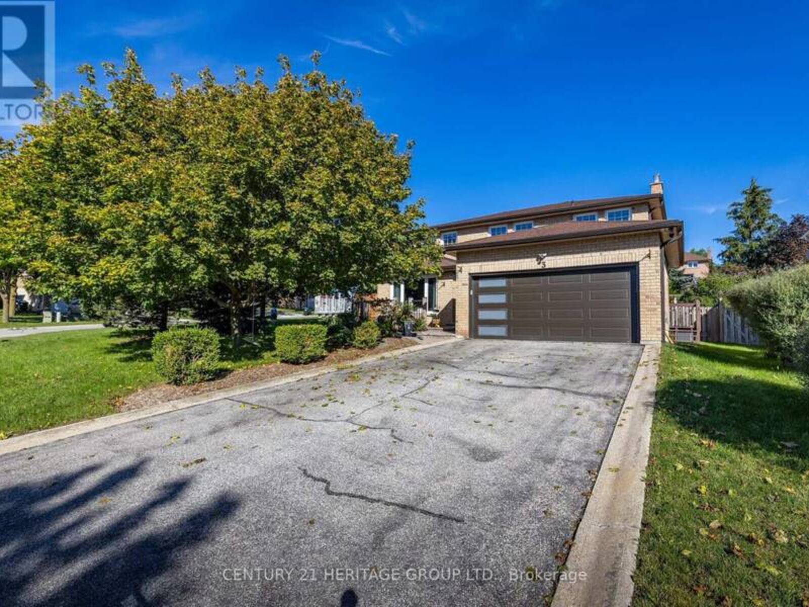 3 ROYAL COURT, Bradford West Gwillimbury, Ontario L3Z 2P5