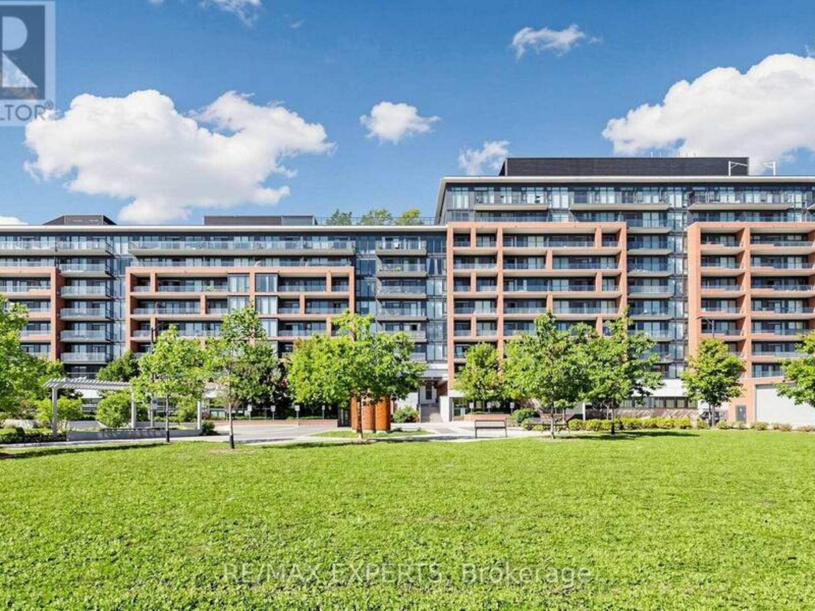 302 - 99 EAGLE ROCK WAY, Vaughan, Ontario L6A 5A7