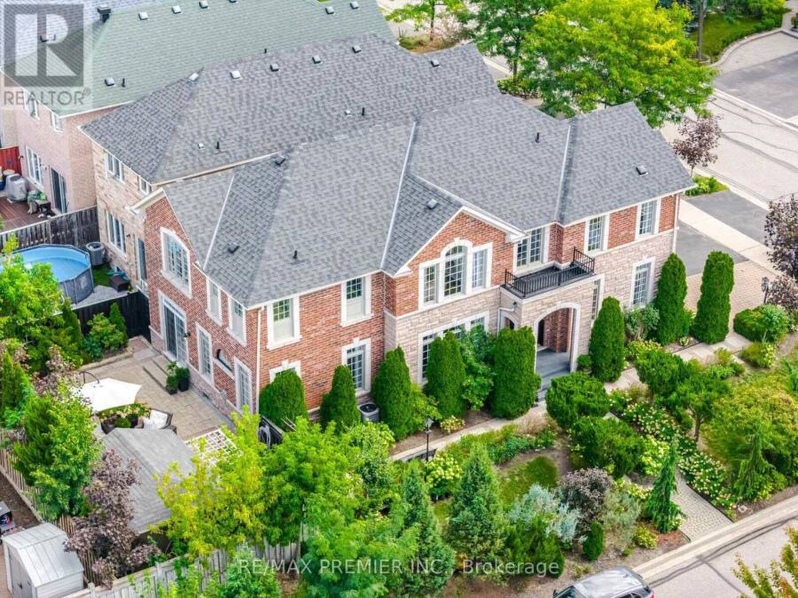 127 OZNER CRESCENT, Vaughan, Ontario L4H 0G1
