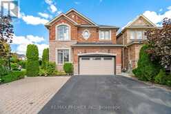 127 OZNER CRESCENT | Vaughan Ontario | Slide Image Four