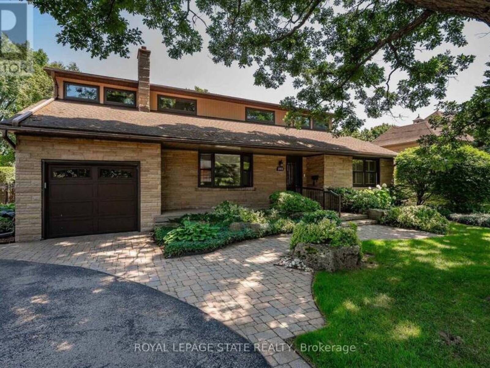 109 ROSEMARY LANE, Ancaster, Ontario L9G 2K4