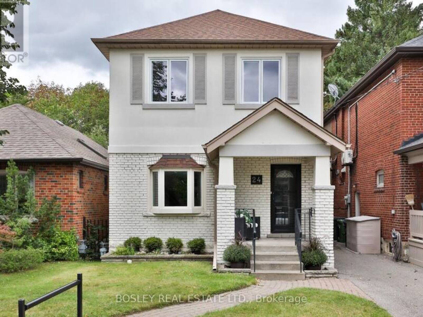 24 WHITEWOOD ROAD, Toronto, Ontario M4S 2X7