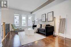 63 MACK CLEMENT LANE | Richmond Hill Ontario | Slide Image Four
