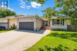 117 ROSE STREET | Barrie Ontario | Slide Image Two