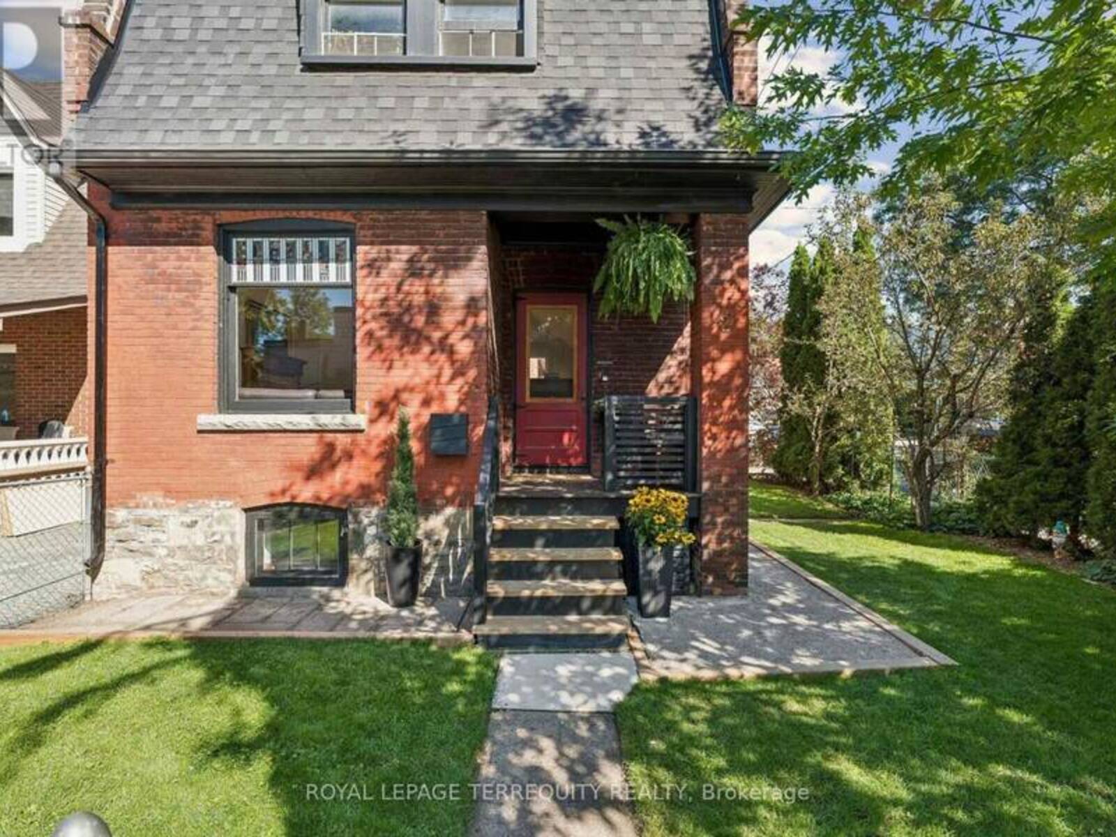 2 WRIGHT AVENUE, Toronto, Ontario M6R 1K8
