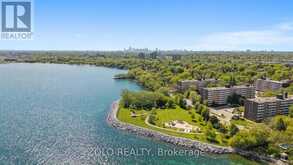 168A LAKE PROMENADE | Toronto Ontario | Slide Image Four