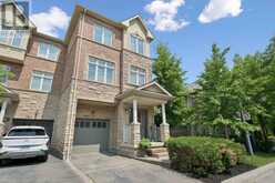 1983 RACKUS CRESCENT | Mississauga Ontario | Slide Image Two