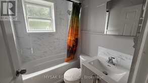 106 LORNE AVENUE | Chatham Ontario | Slide Image Seven