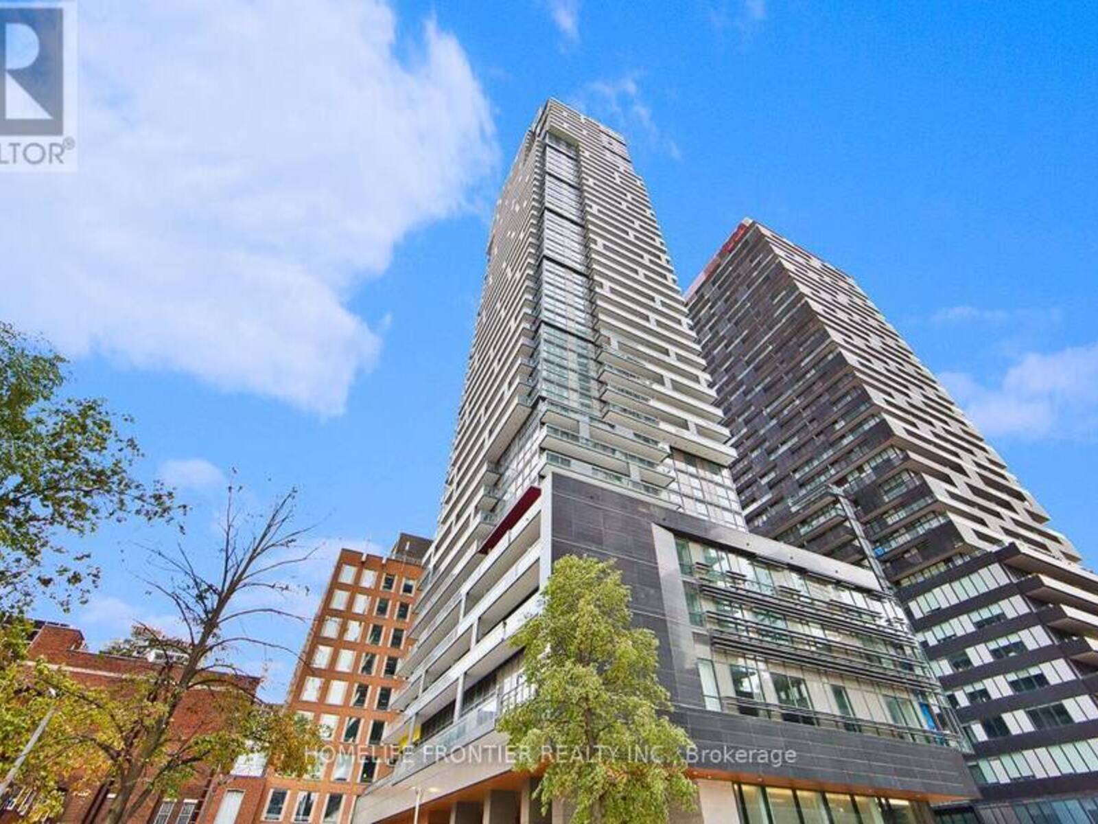 704 - 39 ROEHAMPTON AVENUE, Toronto, Ontario M4P 0G1