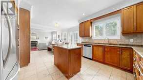 64 ALPINE CRESCENT | Richmond Hill Ontario | Slide Image Eighteen