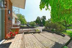 2101 PARKWAY DRIVE | Burlington Ontario | Slide Image Three