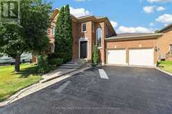 669 KINGSMERE AVENUE | Newmarket Ontario | Slide Image One