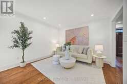 232 GREEN LANE | Markham Ontario | Slide Image Seven
