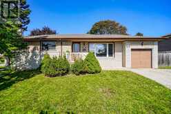 50 ROSKELL CRESCENT | Toronto Ontario | Slide Image Two