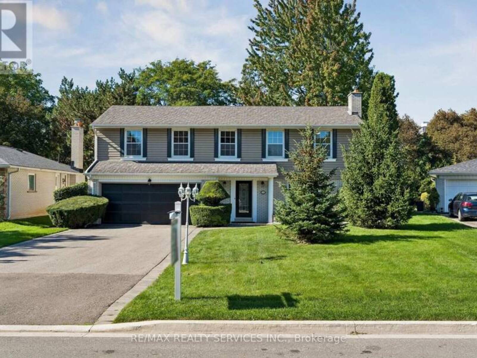 16 MALVERN COURT, Brampton, Ontario L6W 1H1