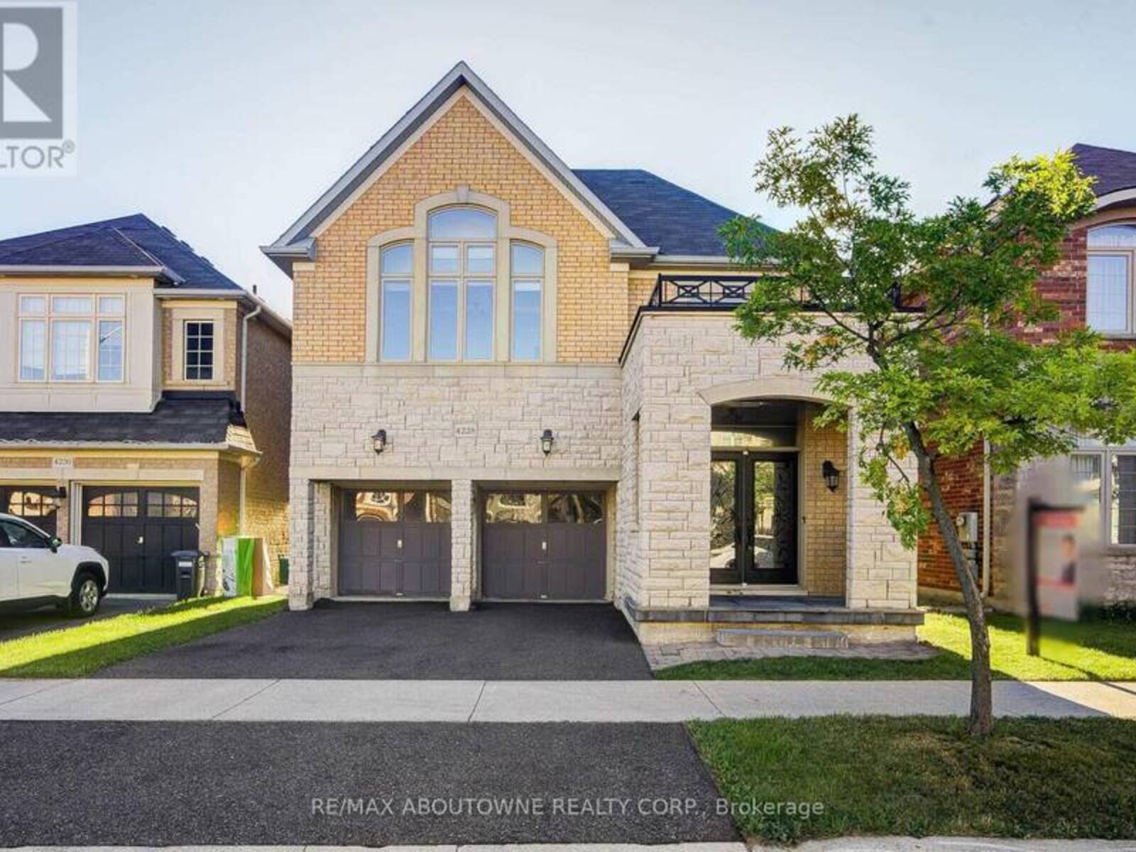 4228 FULLER CRESCENT, Burlington, Ontario L7M 0M4