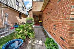 6 ROWE COURT | Brampton Ontario | Slide Image Five