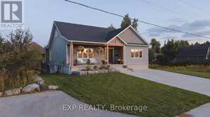 278 GROSVENOR STREET S | Southampton Ontario | Slide Image Two