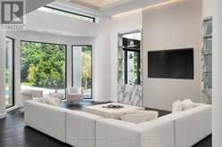 45 PARK LANE CIRCLE | Toronto Ontario | Slide Image Nine
