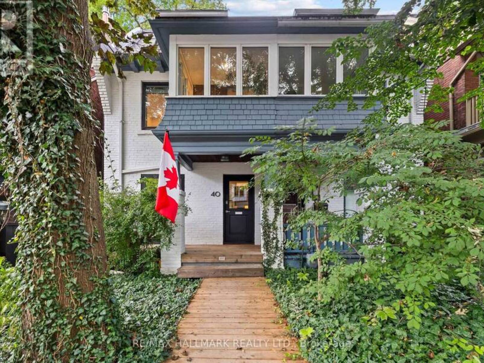 40 FERNWOOD PARK AVENUE, Toronto, Ontario M4E 3G1