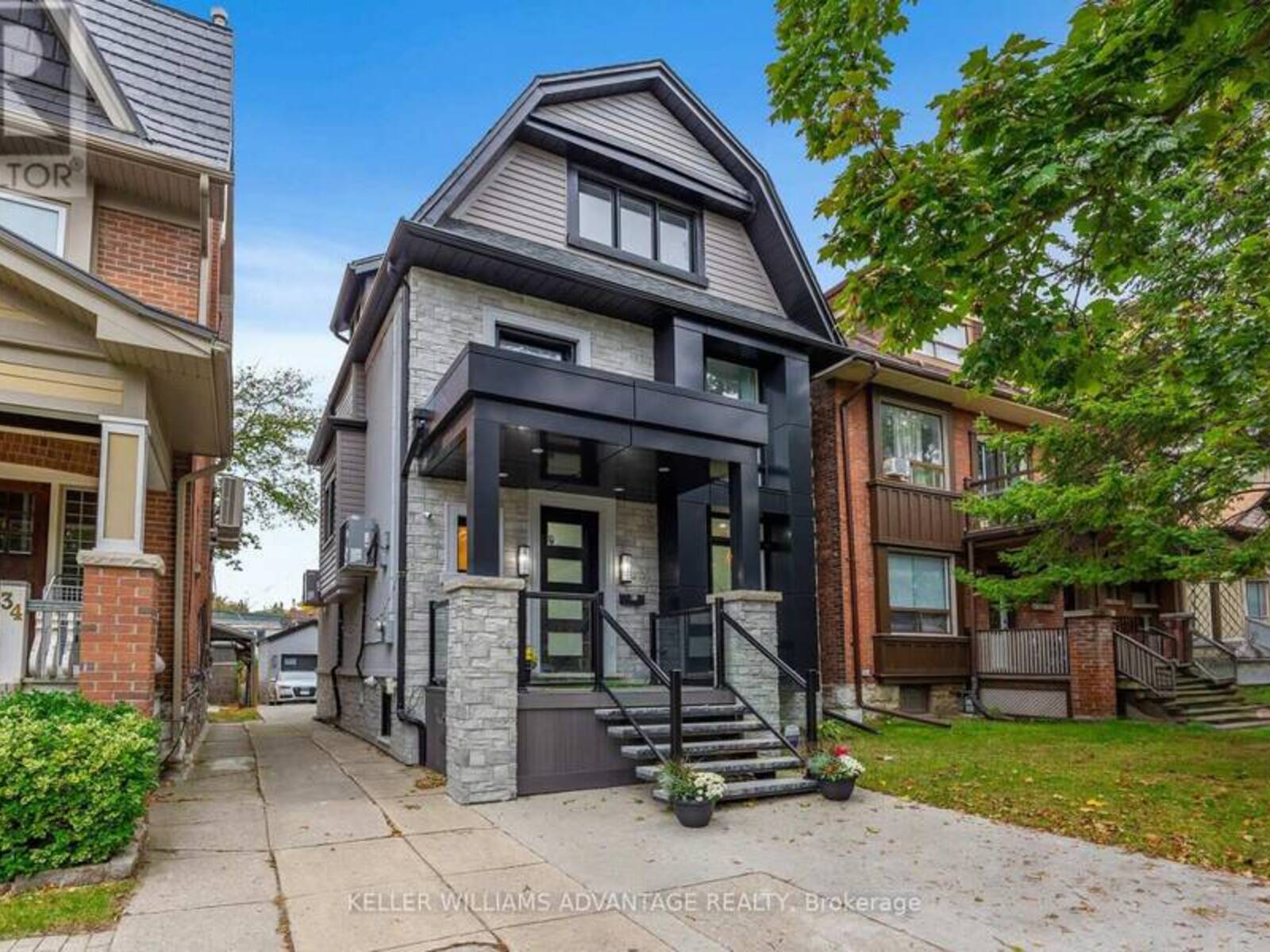 36 LOCKWOOD ROAD, Toronto, Ontario M4L 3M8