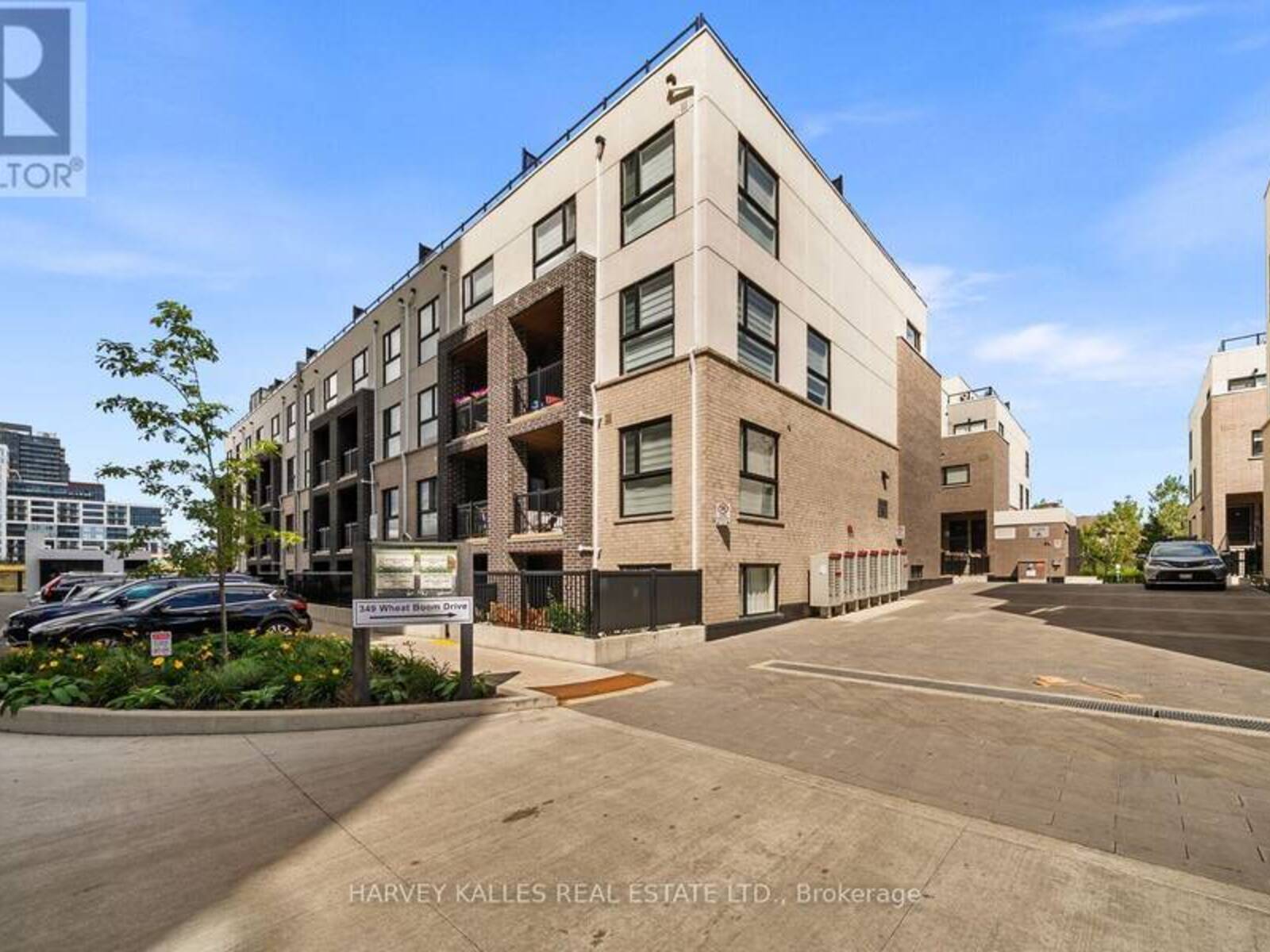 324 - 349 WHEAT BOOM DRIVE, Oakville, Ontario L6H 7X5