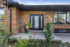 23 RIVERVIEW BOULEVARD | St. Catharines Ontario | Slide Image Two