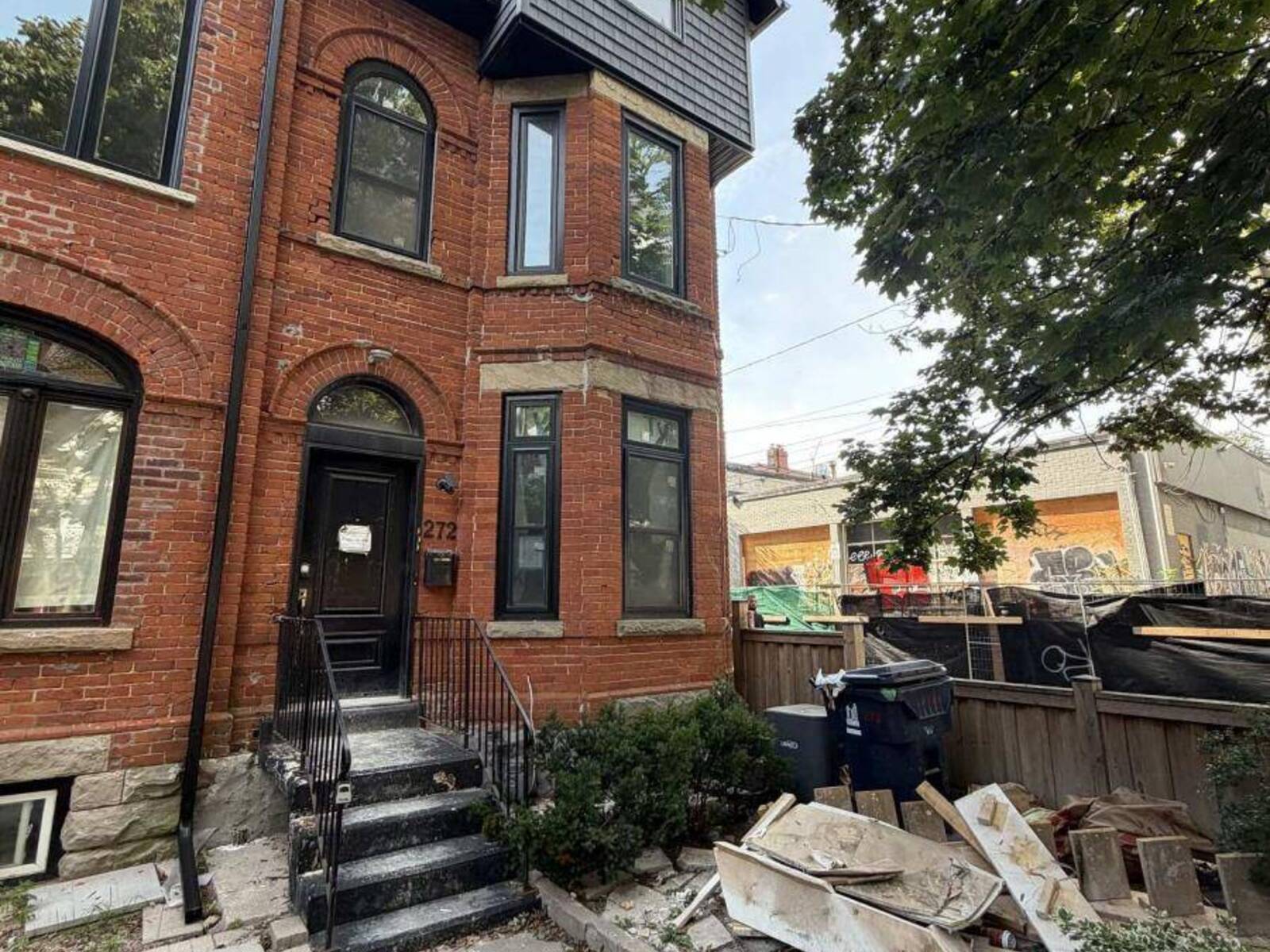 272 SEATON STREET, Toronto, Ontario M5A 2T4