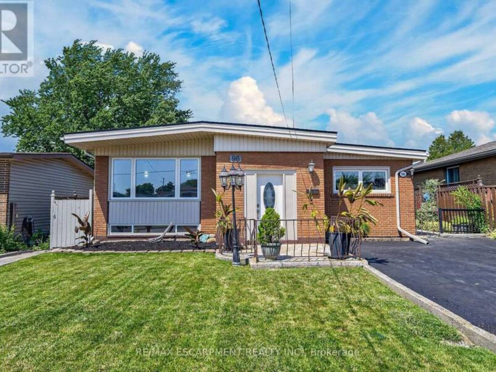 96 FIELDING CRESCENT, Hamilton, Ontario L8V 2P5